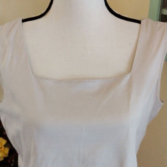 Moda International Tank Top - Picture 2 of 7